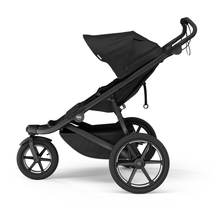 Thule Urban Glide 3 magnetic buckle stroller - Black on Black - side view