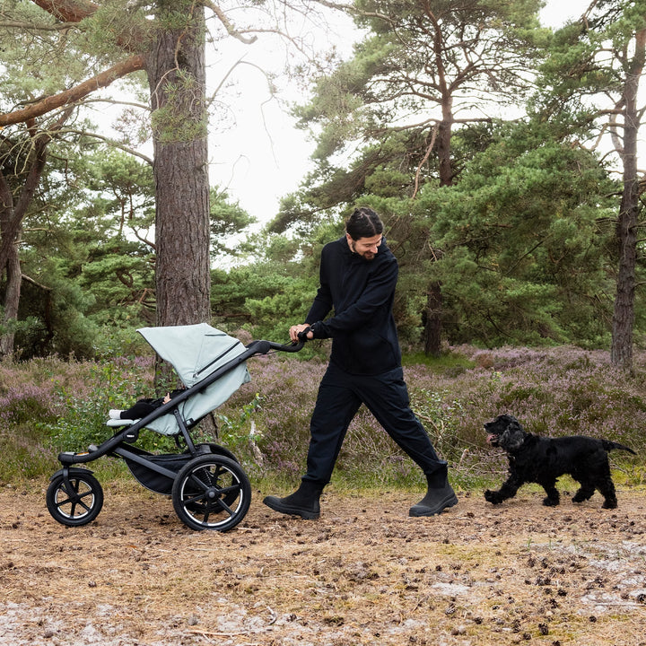 Thule Urban Glide 3 in Mist Green on Black - forest lifestyle