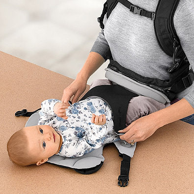 Chicco Close to You Carrier in Black
