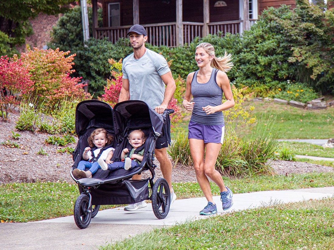 Parent jogging with a BOB Revolution Flex 3.0